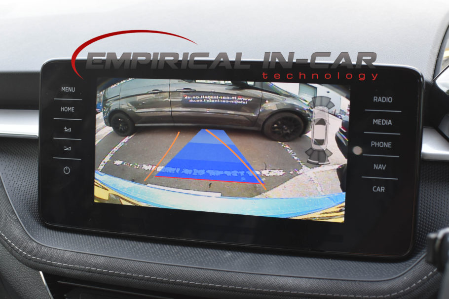 Skoda Fabia - Reverse Reversing Camera Kit - 9.2" Screen ( 2022 to February 2024 )