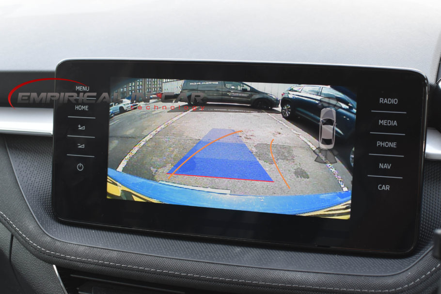 Skoda Fabia - Reverse Reversing Camera Kit - 9.2" Screen ( 2022 to February 2024 )