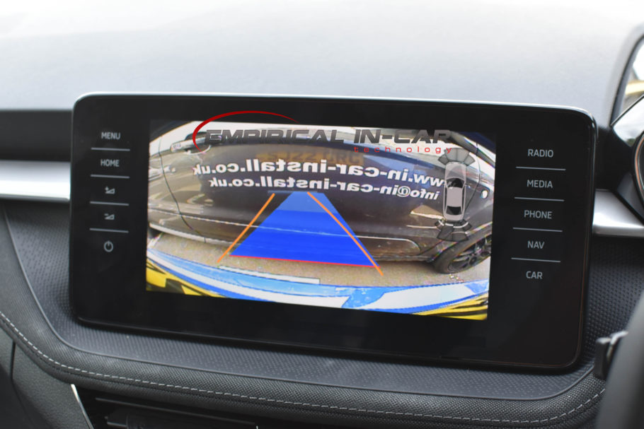 Skoda Fabia - Reverse Reversing Camera Kit - 9.2" Screen ( 2022 to February 2024 )